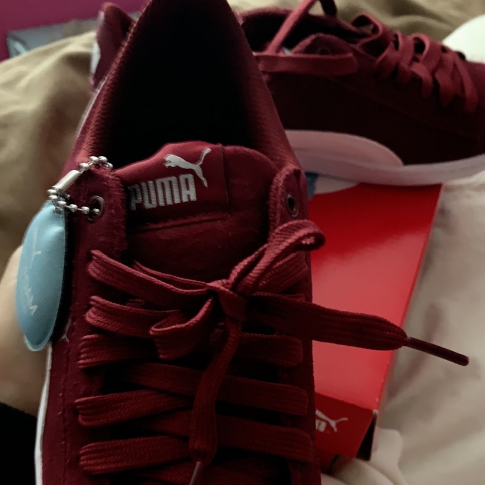 Brand new maroon pumas